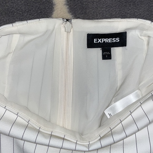 Express pencil skirt - Picture 4 of 4